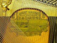 Этикета с брендом и городом Лобау в Саксонии